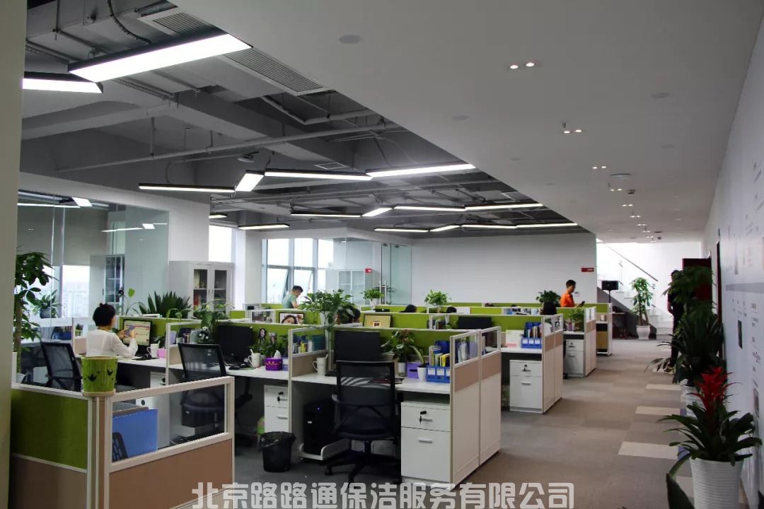 辦公區(qū)保潔(圖1)